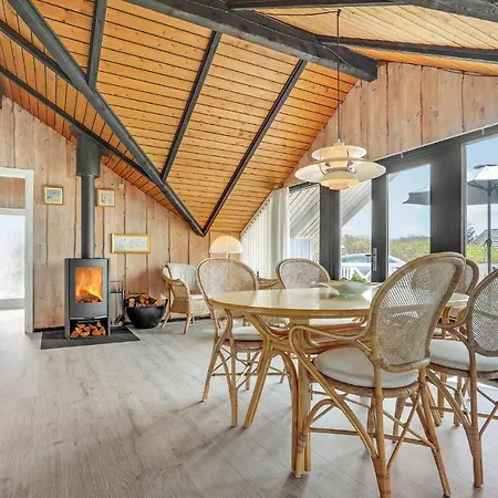 Σπίτι διακοπών 3 Bedroom Beautiful In Romo